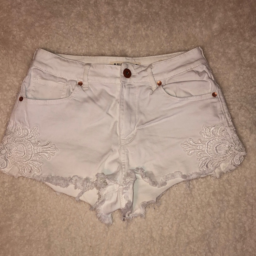 Women’s white high rise shorts